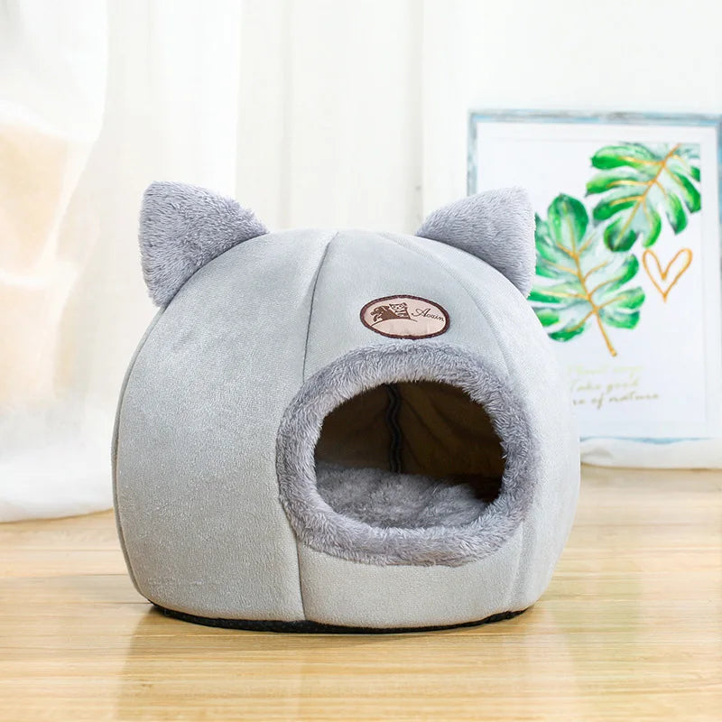 Winter Comfort: The Perfect Bed for Cats
