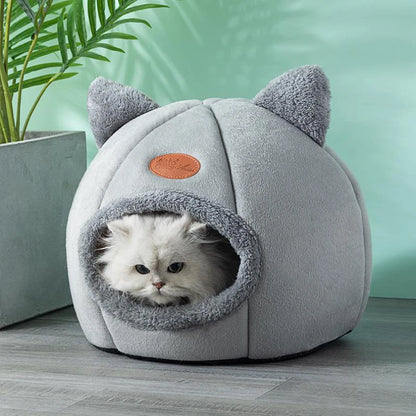 Winter Comfort: The Perfect Bed for Cats